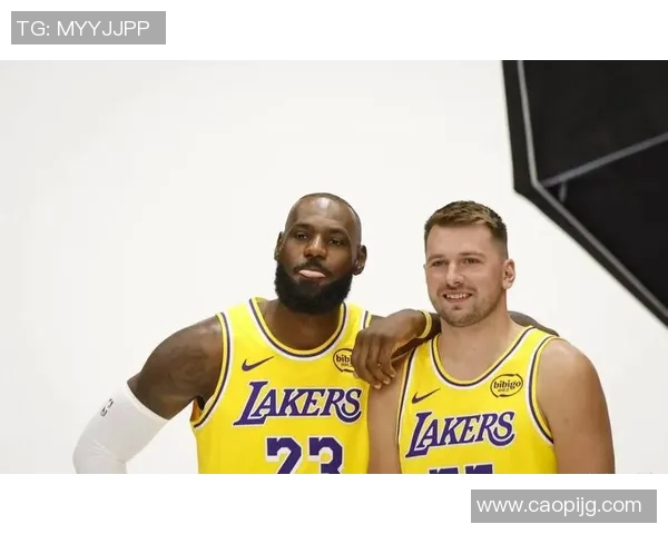 镜头回顾:东契奇这一幕令人泪目